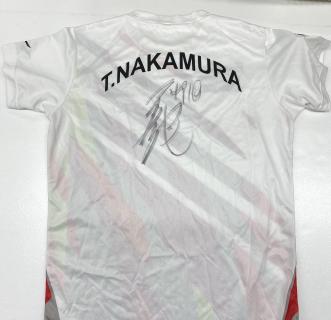 4910中村　泰平選手提供サイン入りTシャツ