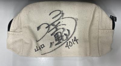 ★NEW★4014片岡　恵里選手サイン入りポーチ（小）※ﾏｸｰﾙｵﾘｼﾞﾅﾙｺｱﾗのﾏｰﾁお菓子付き